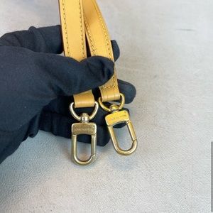 100% original, classic LV strap